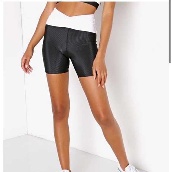 Beach Riot Cora Biker Short - Picture 3 of 6